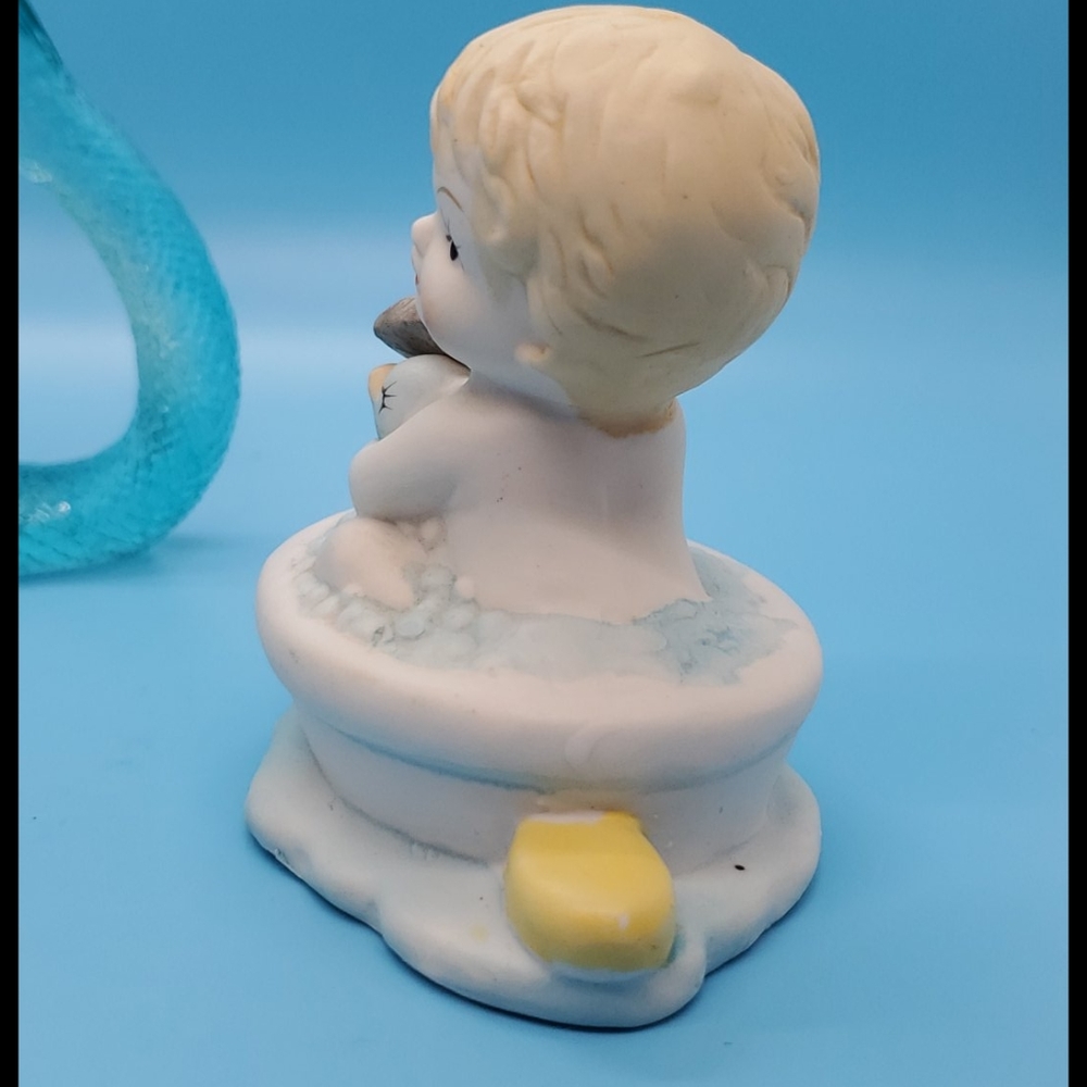 Vintage TOMA Baby in a bubble bathtub  washing a baby duck figurine statue - Picture 2 of 8